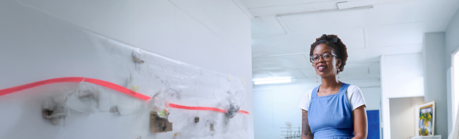 New-Arts_BannerHeroBlueFloatee